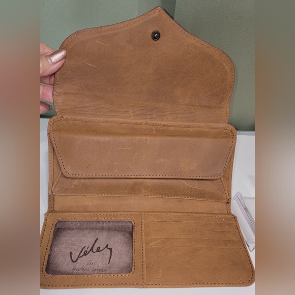 VELEZ checkbook wallet, new, without tags, made of leather, MADE in Colombia. - Picture 7 of 15